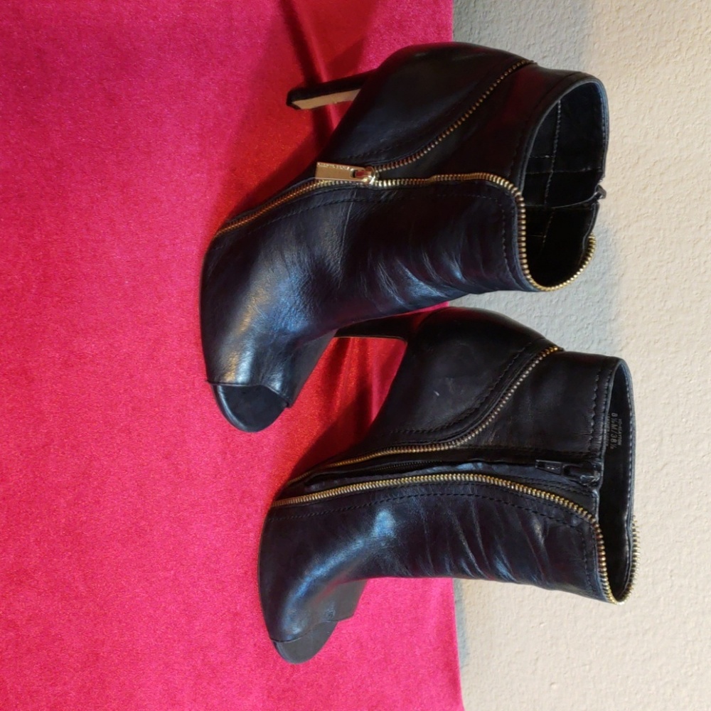 Vince Vamuto Leather boots